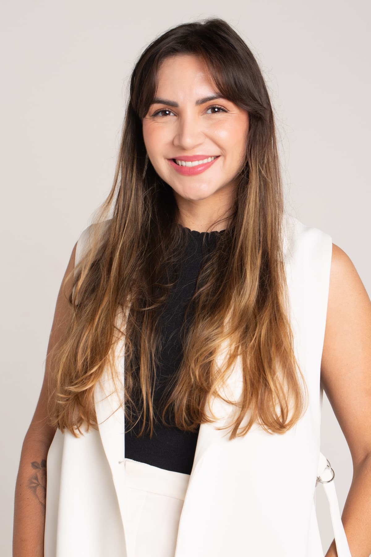 Dra. Marcela Cistaro, médica dermatologista da Yamagata Dermatologia